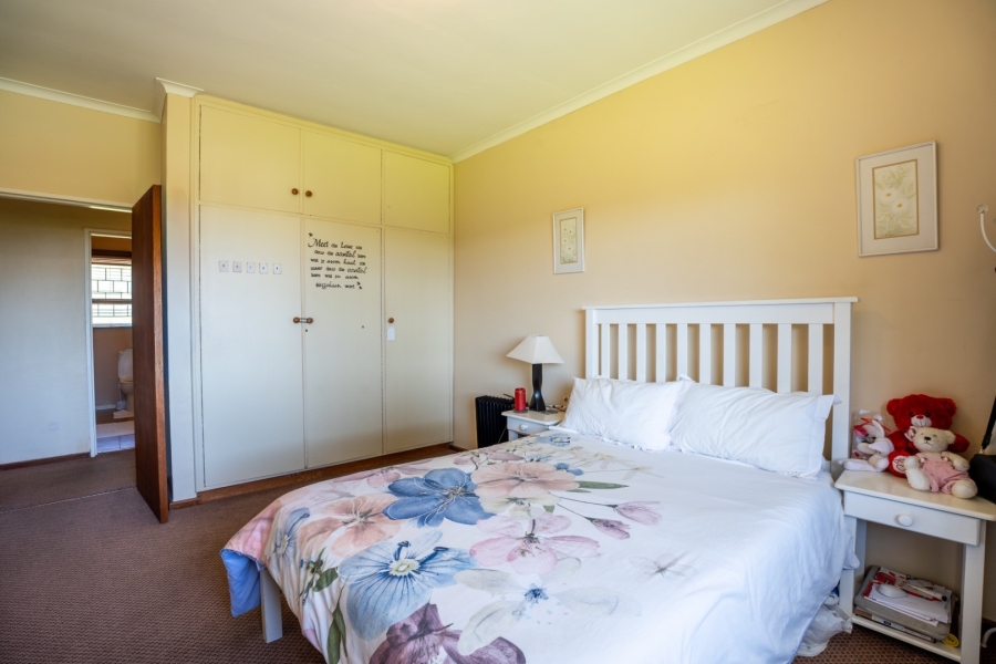 5 Bedroom Property for Sale in Lyndoch Western Cape